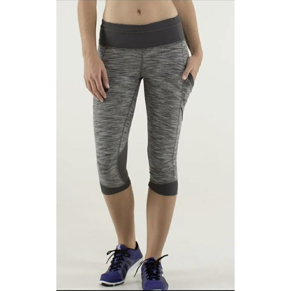 LULULEMON athletica crop leggings size 8 black gray Run For Fun athletic wear